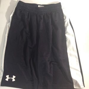 [Under Armour] youth medium black shorts